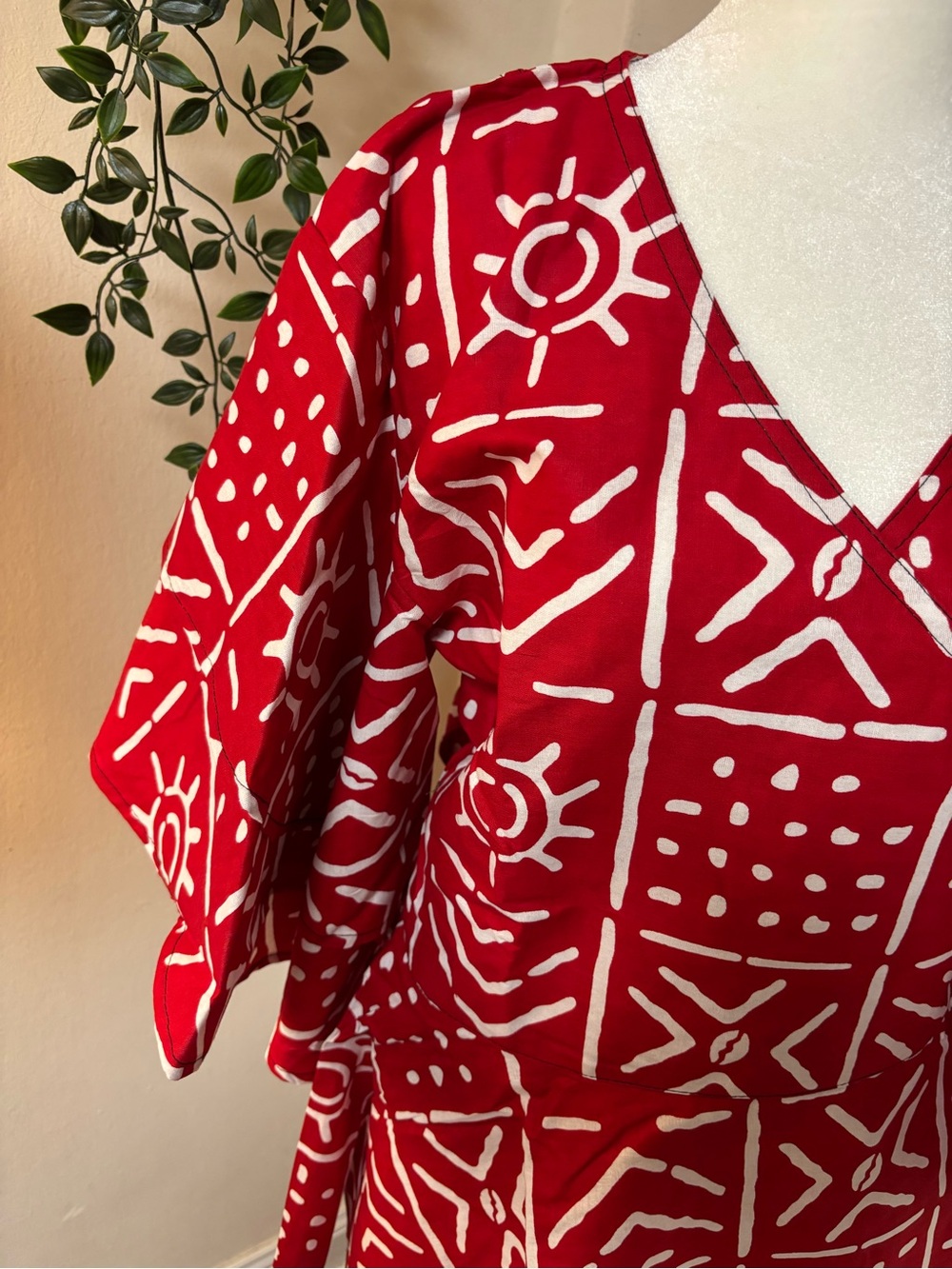 Red V-Neck Geometric Print Ruffle Sleeve Tunic - Picture 6 of 16